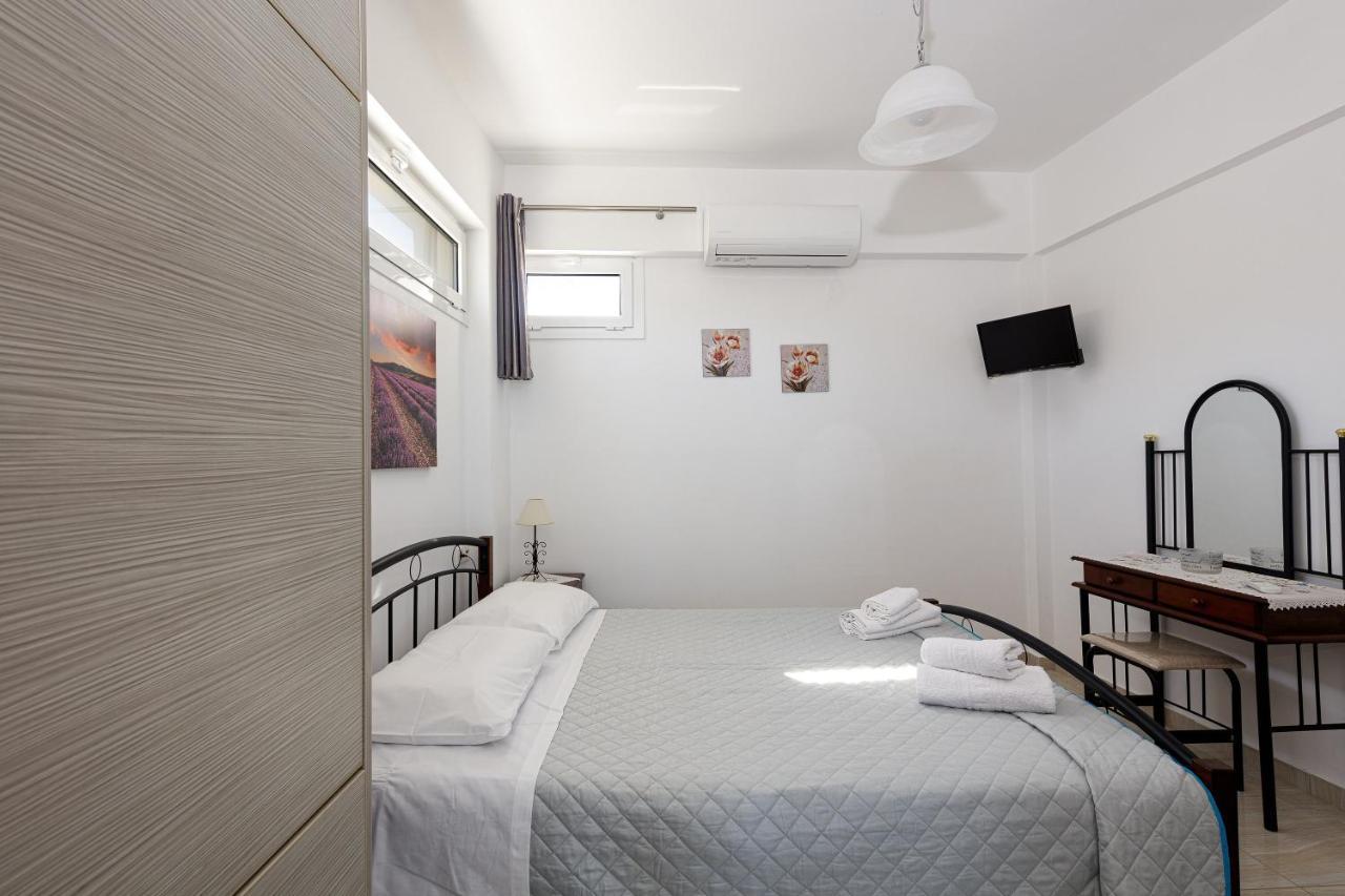 Karotí Vourvahis Seaview Apartments מראה חיצוני תמונה